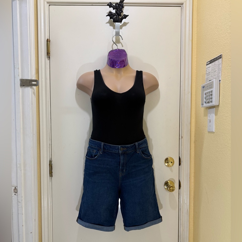 OLD NAVY Women's Denim Shorts SIZE 16